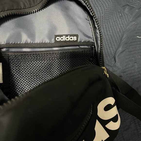 EUC WOMENS ADIDAS BACKPACK 10x10 - Picture 9 of 10